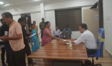 CG- शिक्षक ट्रांसफर: तबादले से असंतुष्ट शिक्षक पहुंचे कलेक्टर के पास... तबादला निरस्त व संशोधित करने का अधिकार जिला प्रशासन को नहीं... DPI को दें आवेदन.....