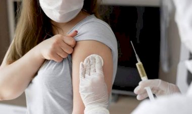 CG Covid Vaccination: स्वास्थ्य विभाग के सचिव ने कोविड वैक्सीनेशन में तेजी लाने के दिए निर्देश... सभी कलेक्टरों को परिपत्र जारी कर कोरोना से बचाव के दूसरे टीके के साथ ही प्रिकॉशन डोज भी लगाने कहा....