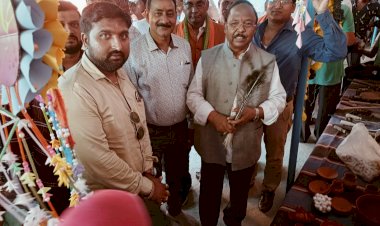 पूर्व राज्य सभा सांसद राम विचार नेताम के उपस्थिति में  आत्म निर्भर भारत के तहत  लोकल फार वोकल भाजपा का सेवा पखवाड़ा  कार्यक्रम संपन्न