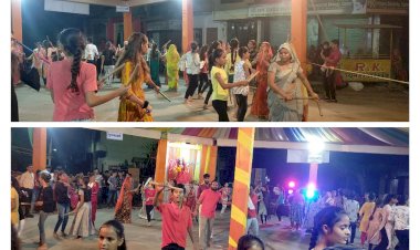 वस्त्रनगरी में शारदीय  नवरात्रि की धूम, धूमधाम से पांडाल में हुए डांडिया