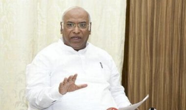 Congress President Election Live: मल्लिकार्जुन खड़गे होंगे कांग्रेस के राष्ट्रीय अध्यक्ष!…दिग्विजय सिंह चुनाव नहीं लड़ेंगे…गांधी परिवार की पसंद क्यों बनेगे खड़गे, समझिए एक क्लिक में….