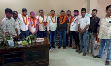 युवा कांग्रेस चुनाव परिणाम हुआ जारी मस्तूरी के लिए दोहरी खुशी लेकर आई चुनाव परिणाम मस्तूरी जनपद पंचायत के उपाध्यक्ष नितेश सिंह निर्वाचित हुए बिलासपुर जिला ग्रामीण के उपाध्यक्ष वही नितेश सिंह पैनल से ही विधानसभा अध्यक्ष चुने गए सुनिल कुमार पटेल कार्यकर्ताओं में जश्न का माहौल