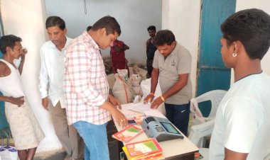 कलेक्टर हरीस एस ने छिंदगढ़ विकास खंड के विभिन्न ग्रामों का  दौरा कर दिए आवश्यक दिशा निर्देश