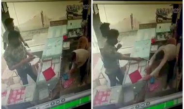 CG- दिनदहाड़े लूट और हत्या का LIVE VIDEO: दुकान में घुसे 2 बदमाशों ने ताबड़तोड़ गोलियां चलाईं, बेरहमी से पीटा भी, हत्या के बाद लूट कर हुए फरार, देखें रोंगटे खड़े करने वाला वीडियो.....