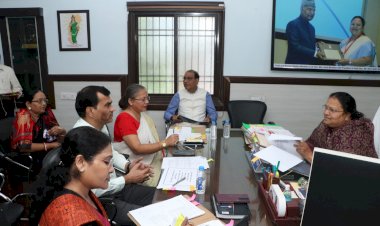 महिला एवं बाल विकास मंत्री अनिला भेंड़िया की अध्यक्षता में आज रायपुर के राजातालाब स्थित उनके निवास कार्यालय में ‘‘मिनीमाता सम्मान’’ (महिला उत्थान) पुरस्कार वर्ष 2022 प्रदान करने के लिए चयन समिति की बैठक आयोजित की गई