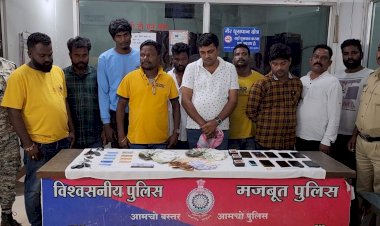 दीपावली पूर्व जुआ खेल रहे जुआड़ियों पर बस्तर पुलिस की बडी कार्यवाही........................ 10 जुआड़ी जुआ खेलते रंगे हाथ पकड़े गये............................