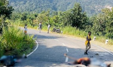 CG- 2 दोस्तों की दर्दनाक मौत: तेज रफ्तार हाईवा ने बाइक को मारी ठोकर....दो दोस्तों की मौके पर मौत... बाइक के उड़े परखच्चे...