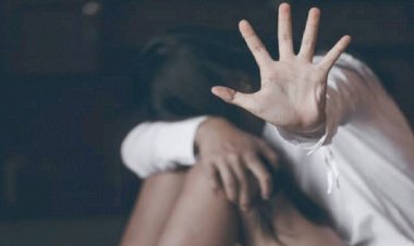 CG- रेप पीड़िता का नाम उजागर: सरपंच और 2 पंच के खिलाफ दर्ज होगा अपराध, WhatsApp में नाम किए थे वायरल, वहीं दिव्यांग महिला कंप्यूटर ऑपरेटर का शासकीय कर्मचारी उड़ाता था मजाक, फिर जो हुआ....