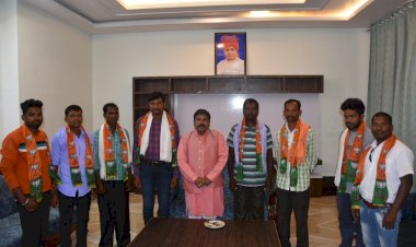 हम भाजपा के कार्यकर्त्ता थे रहेंगे, जबर्दस्ती पहनाया कांग्रेस का गमछा, फ़ोटो को किया दुष्प्रचार - कैलाश मौर्य