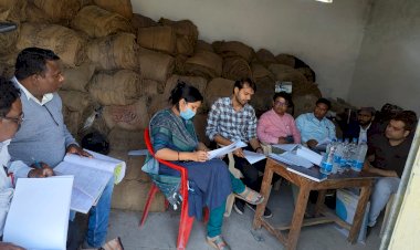 CG-2 कर्मचारी सस्पेंड: धान खरीदी केन्द्र में अनियमितता, दोषियों के विरूद्ध थाने में दर्ज किया गया एफआईआर, दो कर्मचारी निलंबित......