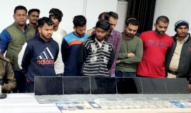 CG- सट्टा संचालकों पर कार्रवाई: दुर्ग से दुबई तक फैला महादेव सट्टा ऐप का नेटवर्क, गिरोह के सरगना सहित 7 पकड़े गए, 2.47 लाख कैश, 6 लैपटॉप, 10 मोबाइल जब्त.....