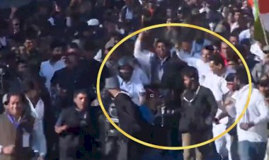 भारत जोड़ों यात्रा: बाइक में सवार राहुल गांधी के साथ दौड़ते दिखाई दिए  भिलाई नगर विधायक देवेंद्र यादव…