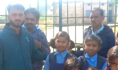 CG:शिक्षक की लापरवाही से आक्रोशित ग्रामीणों ने जड़ा स्कूल में ताला...कार्रवाई के बाद खोला ग्रामीणों ने ताला... ब्लॉक शिक्षा अधिकारी ने किया कार्रवाई.. शिक्षक शंकर लाल वर्मा को दुसरे स्कुल में किया जा रहा है व्यवस्था...मामला साजा क्षेत्र लोधीखपरी प्राथमिक शाला का