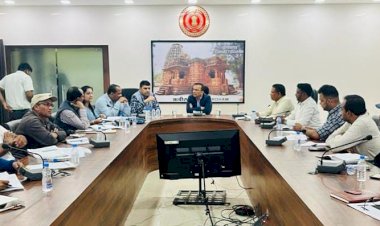 कलेक्टर ने स्वास्थ्य विभाग में निर्माण कार्यों की समीक्षा करते हुए निर्देश दिए, गुणवत्ता पर विशेष ध्यान दें