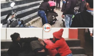 CG- लड़कियों का तांडव VIDEO: तीन युवतियों ने बीच सड़क पर युवती को बुरी तरह पीटा, बाल खींचे और जमकर बरसाए लात-घूंसे, देखें वीडियो......
