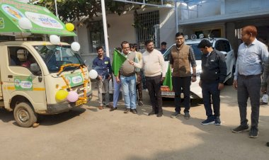 CG:प्रधानमंत्री फसल बीमा योजना की प्रचार-प्रसार हेतु कृषि रथ को जिला- खैरागढ़- छुईखदान- गंडई कलेक्टर डॉ. जगदीश कुमार सोनकर ने रवाना किये...मौसम रबी फसल बीमा का अंतिम तिथि 15 दिसम्बर