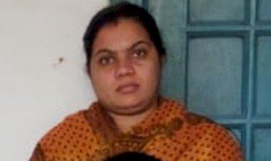 CG- महिला कैशियर गिरफ्तार: किसानों के खाते से निकाले 80 लाख, महिला कैशियर को पुलिस ने किया गिरफ्तार, कारनामे जान रह जाएंगे हैरान....