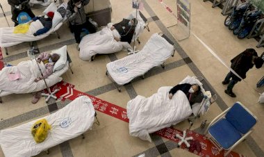 कोरोना की खतरनाक लहर VIDEO : तेजी से बढ़े नए मरीज,यहां 24 घंटे में 3.7 करोड़ मरीज मिले…अंतिम संस्कार के लिए लंबी वेटिंग, सड़कों पर रस्सी बांधकर ड्रिप लगाई जा रही,देखिए भयावह हालत का वीडियो वायरल...