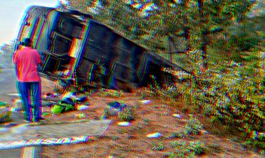 CG- 3 यात्रियों की मौत: दर्दनाक हादसा, यात्री बस हुई दुर्घटनाग्रस्त, तीन यात्रियों की मौके पर ही मौत, कई घायल....