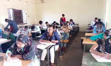 सोमनी परीक्षा सेंटर में साइबर - यातायात जागरूकता सामान्य ज्ञान परीक्षा हुआ संपन्न