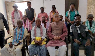 लखनपुर नगर पंचायत वार्ड क्रमांक 14 से बीजेपी छोड़ 23 लोगों ने कांग्रेस में लिए सदस्यता