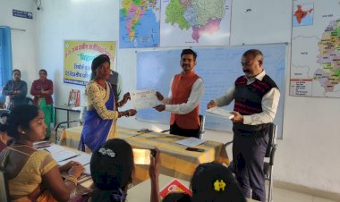 सीईओ जिला पंचायत नूतन कंवर ने प्रशिक्षणार्थियों को दिया प्रमाण पत्र... सीईओ बोले- व्यावसायिक रूप से सफल होने के लिए बड़ा दृष्टिकोण जरूरी.....