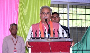 CM भूपेश ने पत्रकारों को दिया धन्यवाद: मुख्यमंत्री बोले- छत्तीसगढ़ का पत्रकार सुरक्षा कानून पूरे देश के लिए बनेगा नजीर... पत्रकारों के होम लोन के ब्याज में छूट देने पर विचार करने की कही बात....