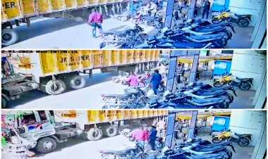सड़क हादसे का वीडियो: बाल-बाल बची महिला... स्कूटी पर जा रही महिला अचानक आई ट्रक के नीचे... फिर जो हुआ... देखें रोंगटे खड़े करने वाला VIDEO.....
