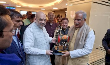 PHOTOS- Amit Shah से मिले CM भूपेश: मुख्यमंत्री भूपेश बघेल ने केंद्रीय गृह मंत्री अमित शाह को भेंट किए मिलेट्स से बने उत्पाद... देखें तस्वीरें.....