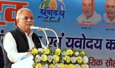 नवा रायपुर में होगी कबीर शोध संस्थान की स्थापना: मुख्यमंत्री भूपेश बघेल ने भालूकोन्हा में कबीर सत्संग भवन, अहाता निर्माण, सी.सी.रोड निर्माण एवं सामुदायिक भवन निर्माण की घोषणा की...