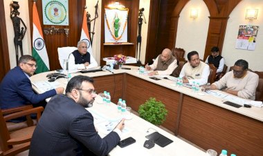 CG में गोबर से पेंट बनाने की 37 यूनिट लगेंगी: 25 जिलों को मिलेगा लाभ... साग-सब्जियां सुखाने गौठानों में दिए जाएंगे सोलर ड्रायर....