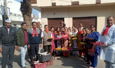 भारतीय सिंधु सभा द्वारा निकाली गई रथ यात्रा का शास्त्रीनगर में किया स्वागत