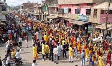 दुर्गा मंदिर जमड़ी से निकली भव्य कलश यात्रा ....भागवत व शतचंडी यज्ञ हुआ प्रारंभ...भक्तिमय हुआ जमड़ी सहित पूरा क्षेत्र...