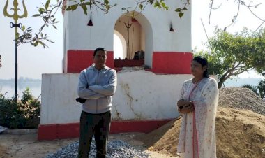 नगर पालिक  निगम के तहत आज महापौर सफीरा साहू व आयुक्त  दिनेश कुमार नाग ने शहर के ऐतिहासिक दलपत सागर के प्राचीन शिव मंदिर का निरीक्षण कर संबंधित अधिकारियों को आवश्यक निर्देश दिया......