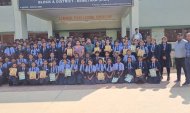 CG:स्वामी आत्मानंद शासकीय शिवलाल राठी इंग्लिश मिडियम स्कुल बेमेतरा में बेमेतरा पुलिस के द्वारा...