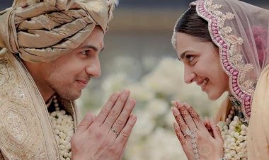 Sidharth-Kiara Wedding Photos: सात जन्मों के बंधन में बंधे कियारा-सिद्धार्थ... शादी की पहली तस्वीरें आईं सामने... बोले- हमारी परमानेंट बुकिंग हो गई है... देखें तस्वीरें....
