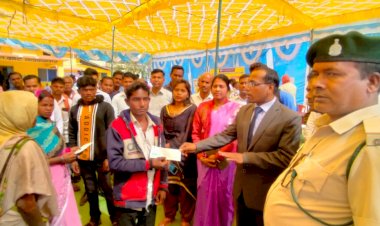 वाड्रफनगर में नेशनल लोक अदालत  संपन्न ...479 प्ररकरणों का किया गया निराकरण  एवं 2308722/- रूपये सेटलमेंट अमाउंट प्राप्त किए तथा 200. लोगों का हुआ स्वास्थ्य परीक्षण