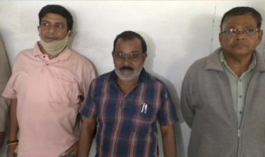 CG ब्रेकिंग: शिक्षा विभाग की बड़ी कार्रवाई; क्लर्क, कंप्यूटर ऑपरेटर और स्कूल संचालक को पुलिस ने किया  गिरफ्तार….जाने पूरा मामला…