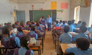 CG:बेमेतरा DEO के निरीक्षण... दौरान कई शिक्षक मिले नदारद..एक दिन का वेतन काटने के दिए निर्देश..प्राथमिक शाला भाठापारा आनंदगांव.. शासकीय उ.मा.वि. खुड़मुड़ी एवं शासकीय उ.मा.वि. खुड़मुड़ा का निरीक्षण किया गया