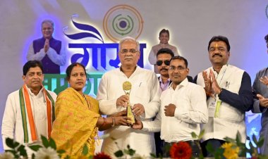 प्रधानमंत्री आवास योजना शहरी;  भारत सरकार द्वारा आयोजित भारतवर्ष में सर्वश्रेष्ठ आवास निर्माण की श्रेणी में नगर पंचायत वाड्रफनगर चयनित हुआ ।