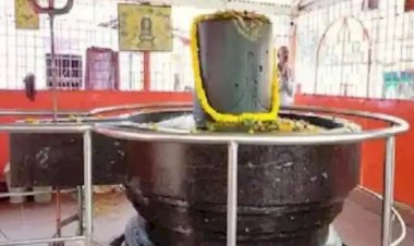 West Bengal: वर्धमानेश्वर शिव मंदिर: ऊंचाई 6 फीट, वजन 13 टन शिव लिंग का पूजा अर्चना शिव भक्तो ने महाशिवरात्रि में की.