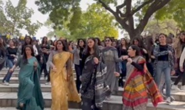 Professors Dance Video: यूनिवर्सिटी की महिला प्रोफेसर्स ने साड़ी में लगाए ठुमके... स्टूडेंट्स संग यूं किया जमकर डांस... देखें वीडियो....