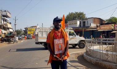 640km का पैदल यात्रा कर हिंदु धर्म का प्रचार प्रसार करने एवं श्रीराम लला दरबार का दर्शन करने को आतुर महाविद्यालय कोरबा का छात्र पंहुचा वाड्रफनगर हुआ भब्य स्वागत