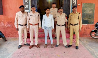 CG- फर्जी डॉक्टर गिरफ्तार: बिना कोई लायसेंस के चला रहा था क्लीनिक... ️अवैध रूप से संचालित क्लीनिक का संचालक चढ़ा पुलिस के हत्थे.....