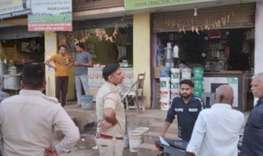 CG:जिला सहकारी केन्द्रीय बैंक बेमेतरा से पैसा लाकर अपने दुकान के ड्राज में रखकर बगल के दुकान में बैठकर चाय पीने लगे उसी समय अज्ञात चोरों ने 1 लाख 80 हजार पार किये