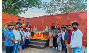 युवा कांग्रेस एवं NSUI नगरी द्वारा शहीद दिवस के अवसर पर श्रद्धांजलि अर्पित किया गया....