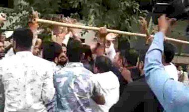 CG-BJP व कांग्रेसियों के बीच जमकर झूमाझटकी, राहुल गांधी की संसद सदस्यता खत्म होने के बाद बवाल…देखे विडियो…