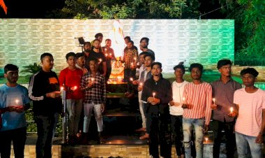 जिला अध्यक्ष लक्ष्मी गुप्ता जी के नेतृत्व में भारत के वीर पुत्रो को श्रृद्धांजलि दी गई