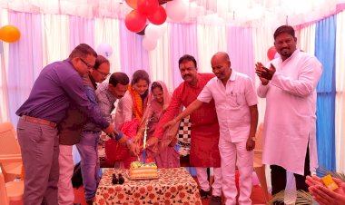 संसदीय सचिव रेखचंद जैन ने ट्विंकल का किया सम्मान...