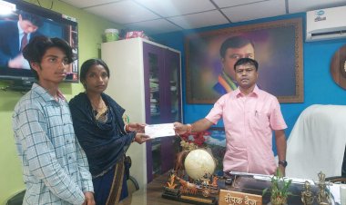 बच्चों की पढ़ाई में ना आए बाधा इस हेतु सांसद बैज ने दी एक लाख रुपए की आर्थिक सहायता...